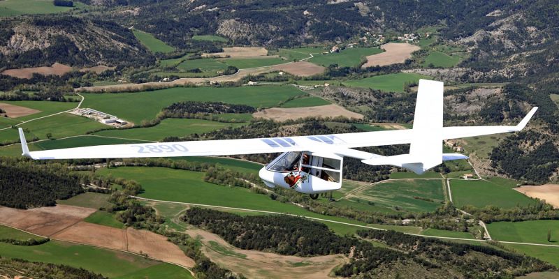 Ein absoluter Allrounder: Vom lokalen Microlift-Soaring bis zum 600 km Streckenflug. Gleitzahl 28.